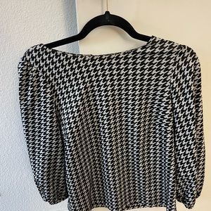 Houndstooth sweater top